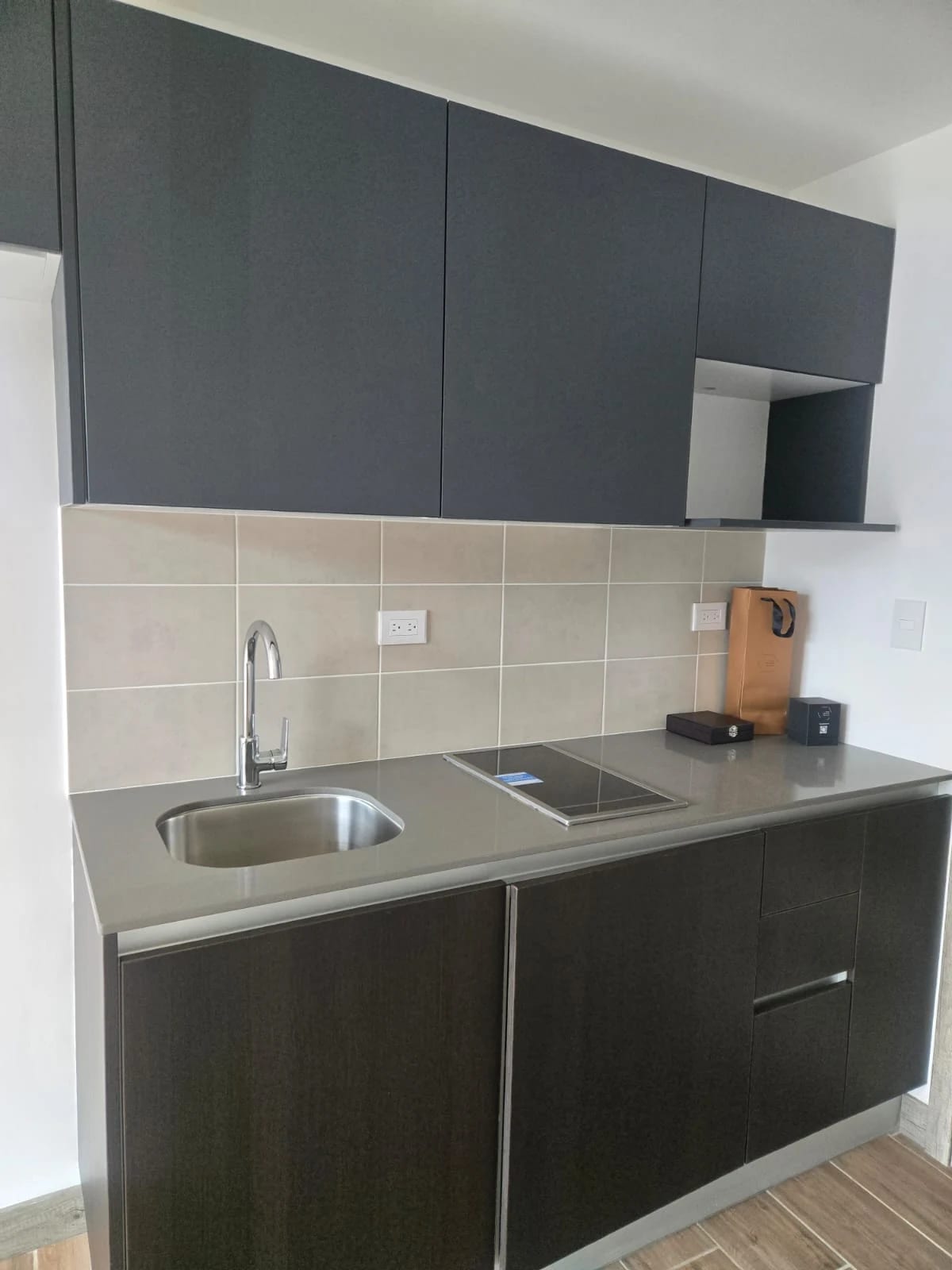 Apartamento para inversión, Vista Hermosa 2 amueblado — foto 7 de 8