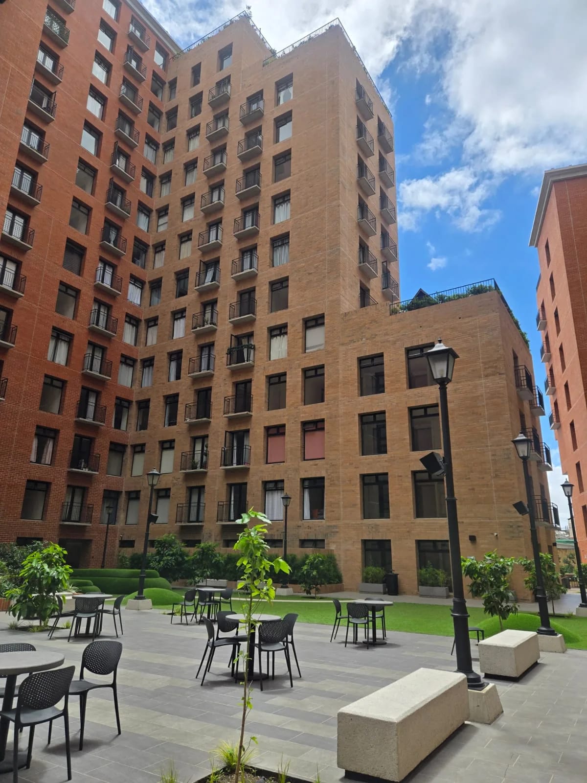 Apartamento full amueblado zona 5 Edificio Centrico — foto 3 de 13