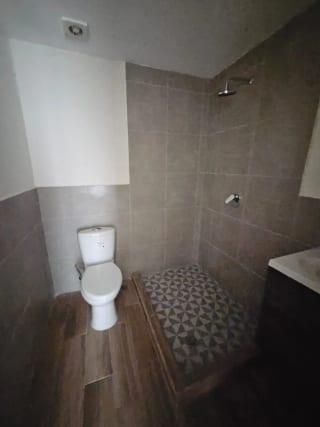 Vendo apartamento en zona 11 sobre la Roosevelt a la altura de centro españo — miniatura 6 de 8