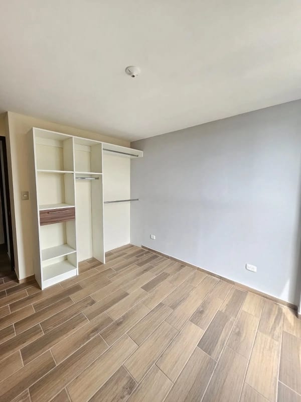 Vendo apartamento en zona 11 sobre la Roosevelt a la altura de centro españo — foto 4 de 8