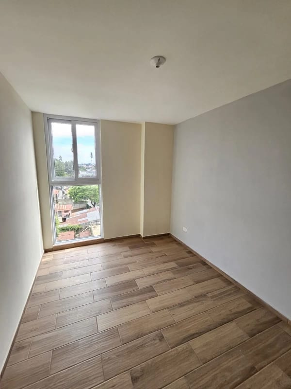Apartamento en zona 11 a la altura de Centro Español Roosevelt — foto 9 de 10