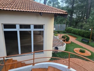 Casa amplia en zona 16 bulevar Acatán — miniatura 1 de 10
