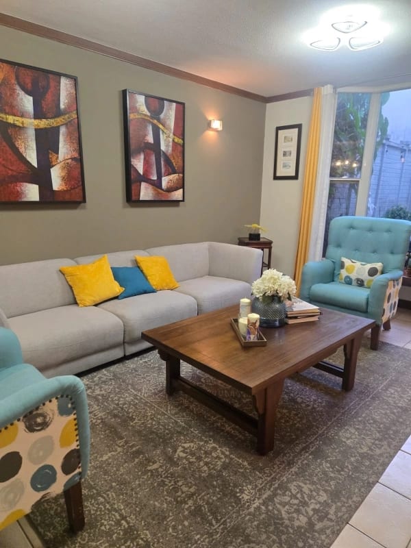 Casa amplia en zona 16 bulevar Acatán — foto 5 de 10