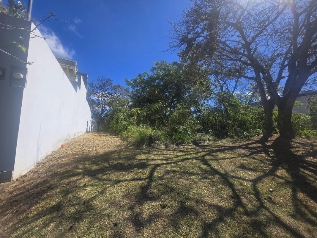 Terreno plano en zona 16 dentro de la garita — foto 2 de 3
