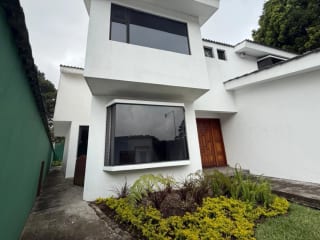 Preciosa casa en venta en Condominio la Encantada, km 12 Carretera El Salvador. — miniatura 7 de 17