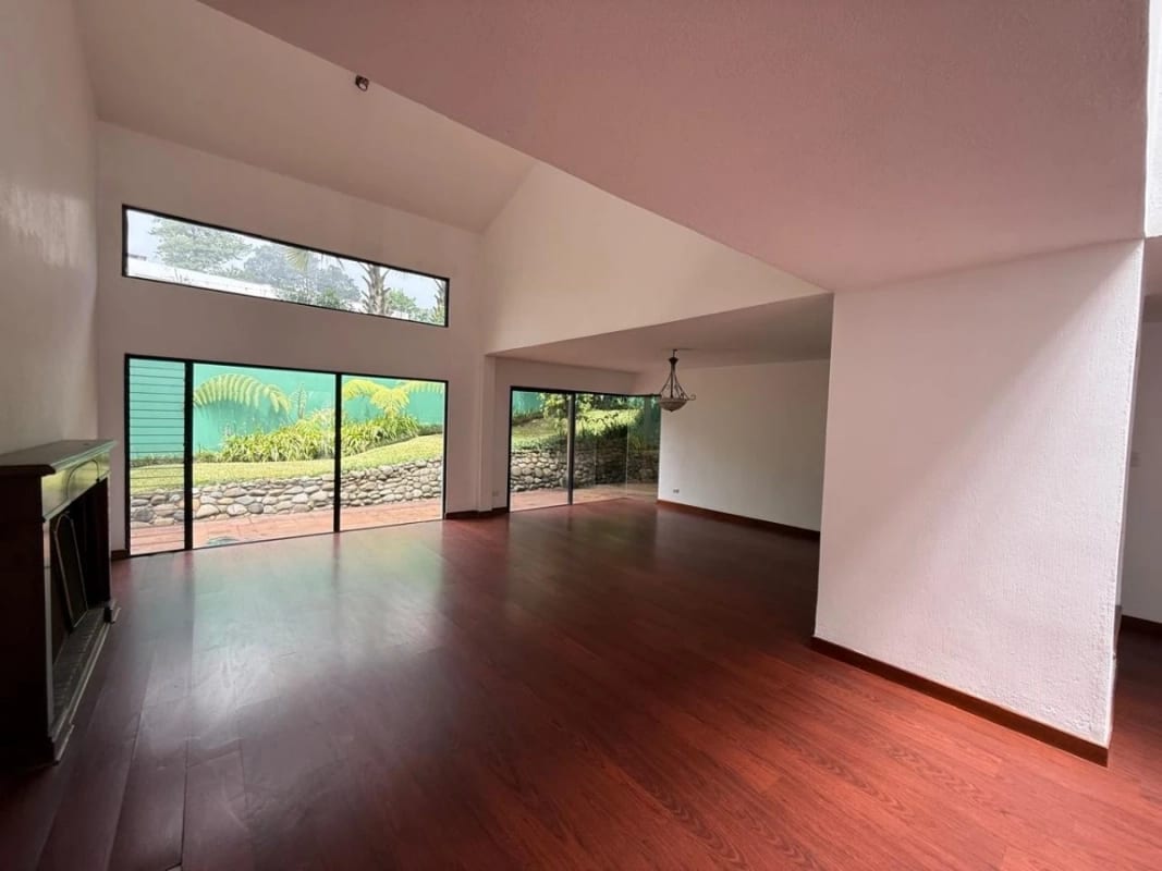 Preciosa casa en venta en Condominio la Encantada, km 12 Carretera El Salvador. — foto 5 de 17