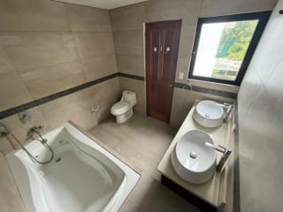 Preciosa casa en venta en Condominio la Encantada, km 12 Carretera El Salvador. — miniatura 4 de 17